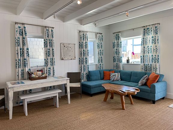 4th image of 3628 Ocean Dr #1