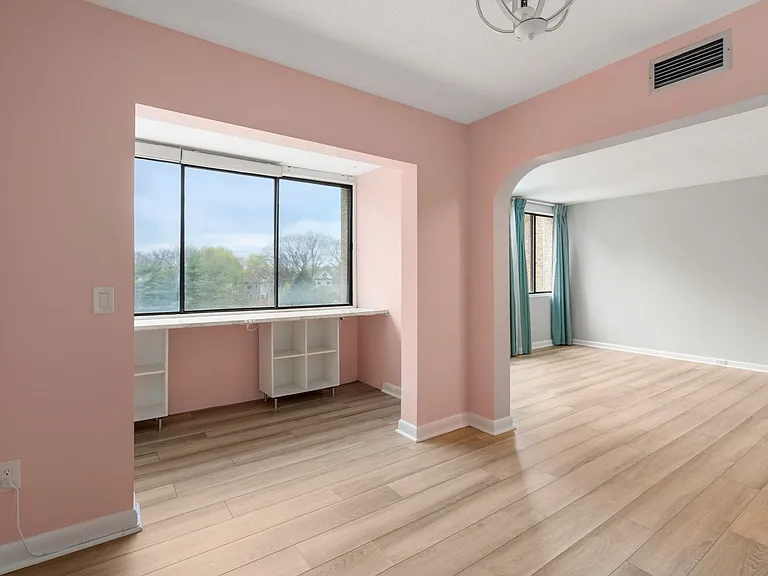 250 Hammond Pond Pkwy #609N — Photo 6