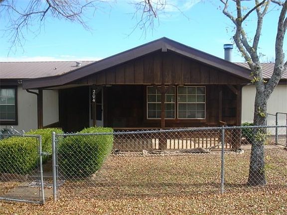 3rd image of 204 Vera Dr