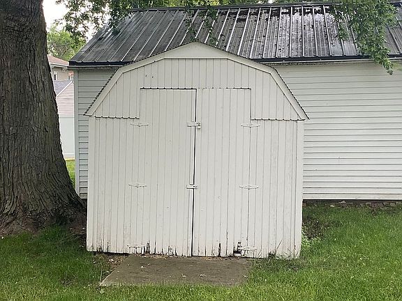 Outdoor shed