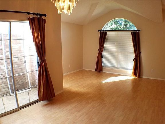 3rd image of 3438 Mayflower Ct