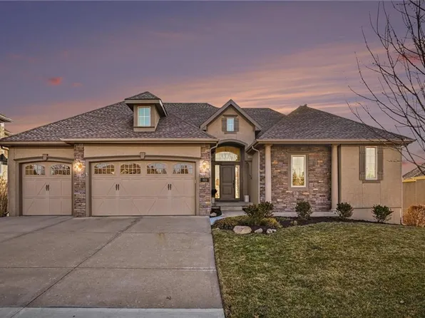 1819 NE 102nd Ter, Kansas City, MO 64155