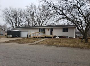 203 Nelson Ave, Lyle, MN 55953