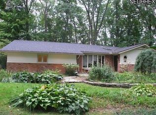 16424 Forge Hill Dr, Garrettsville, OH 44231
