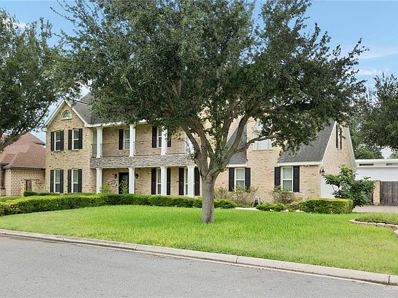 2nd image of 2312 Woodland Dr