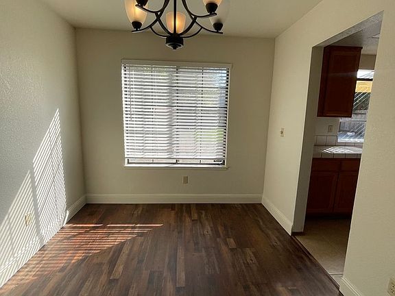 5th image of 1117 Tanglewood Dr