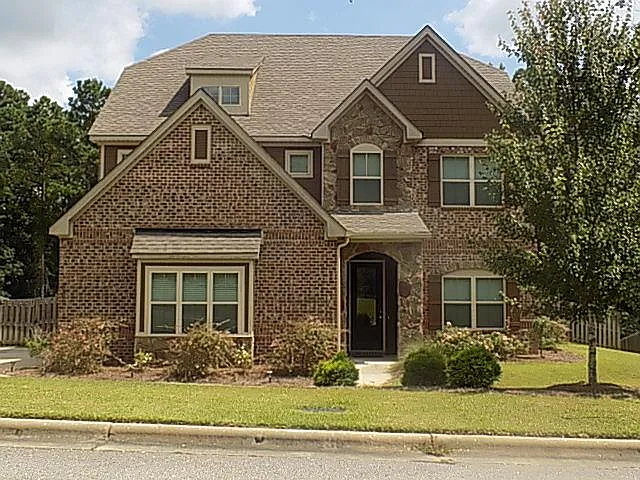 4 bed, 3.5 bath, 100 sqft, $2,350 — Photo 1