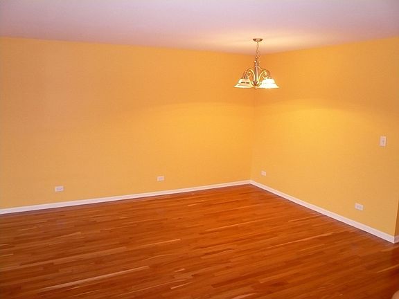 5th image of 504 Lincoln Station Dr