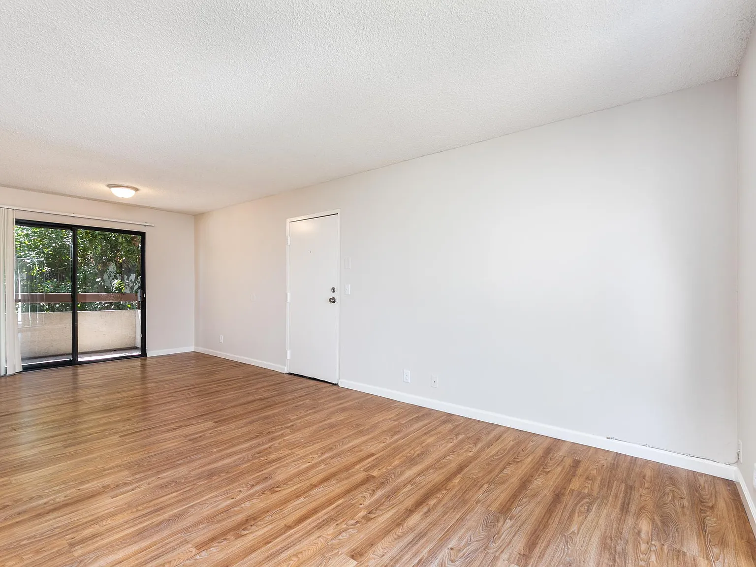 2 bed, $2,150 — Photo 4
