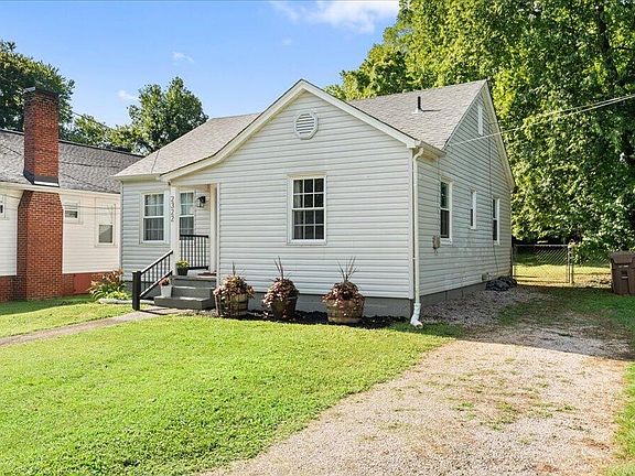 2nd image of 2322 Parkway Dr