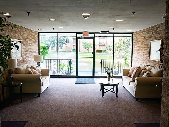 3rd image of 1777 W Crystal Ln Unit 601
