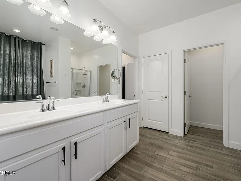 542 E Bamboo Ln — Photo 13