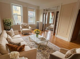 3182 36th St APT 1R, Astoria, NY 11106