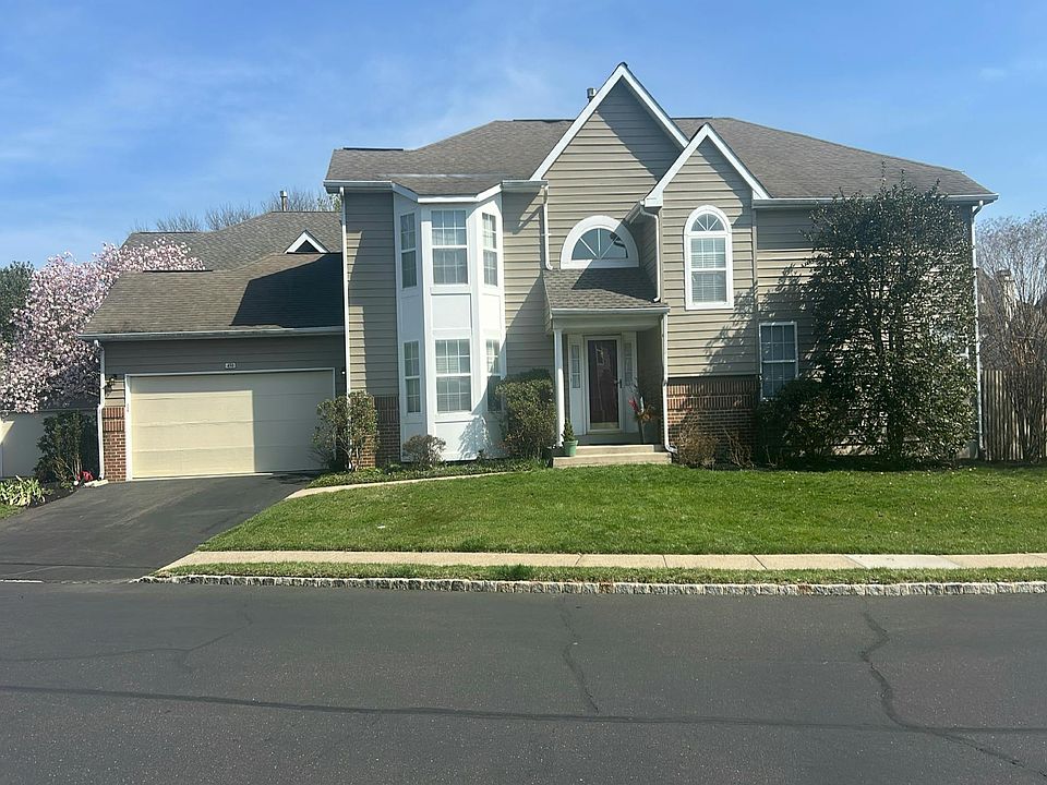 1st image of 450 Scott Ct