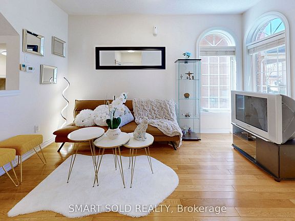 4th image of 208 Cabernet Rd