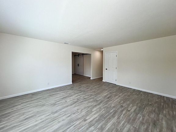 3rd image of 310-316 S Minahen St