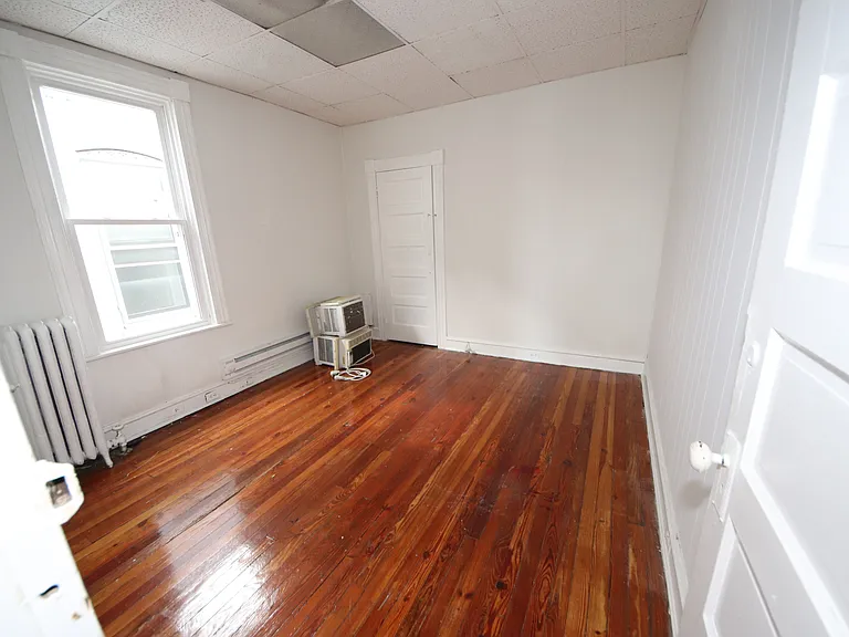 846 W 36th St #2 — Photo 11