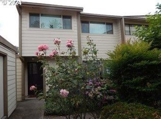 1100 N Meridian St APT 16, Newberg, OR 97132