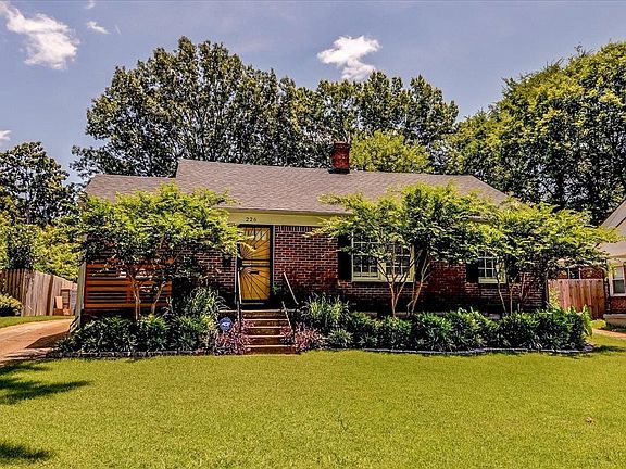 4th image of 226 W Edwin Cir