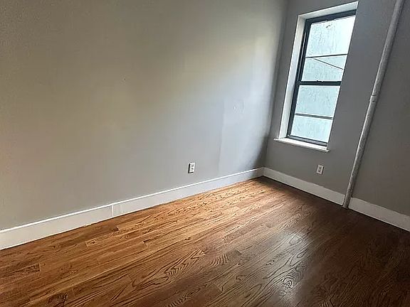 4th image of 741 Lexington Ave #15