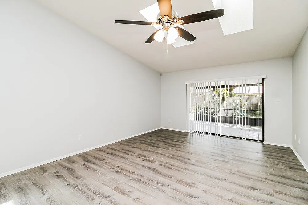 3 bed, 2.0 bath, 1357 sqft, $3,200 — Photo 3