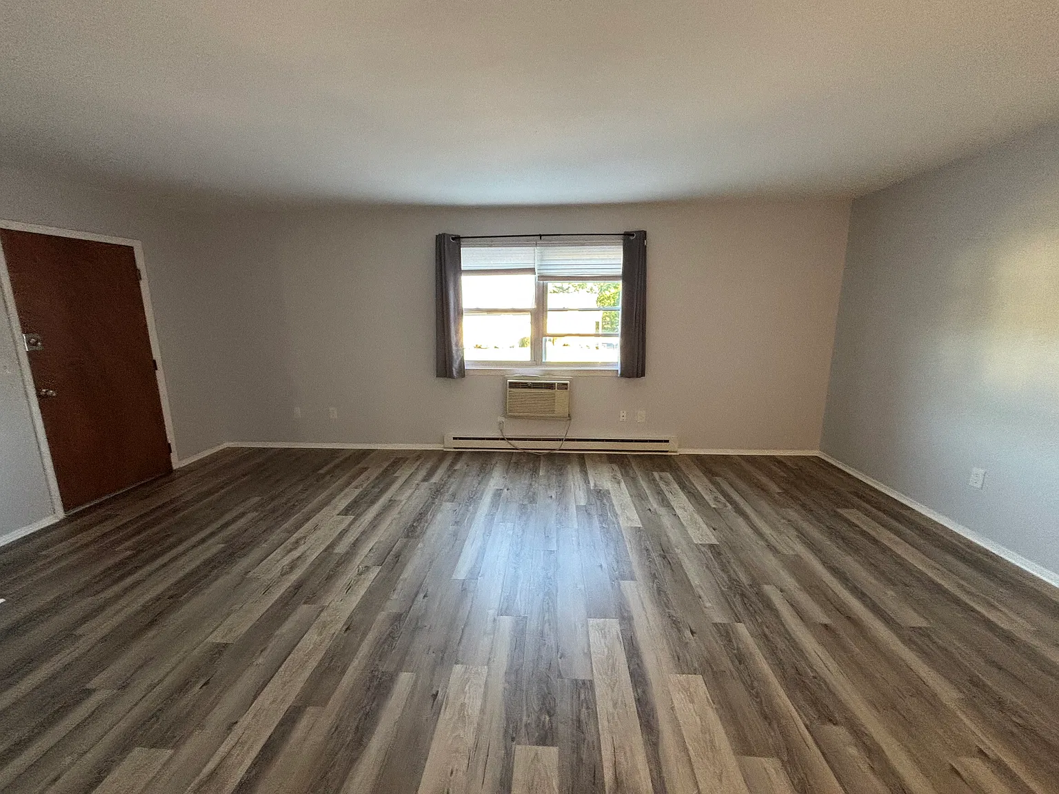 1 bed, 800 sqft, $1,700 — Photo 3