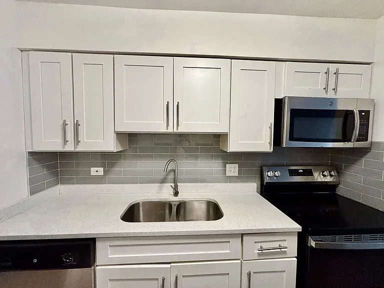 520 Rentals — Photo 37