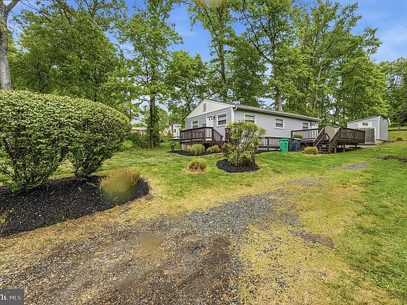 2nd image of 8402 Sleepy Hollow Rd