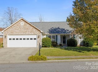 24 Meadow Pathway Dr, Fletcher, NC 28732