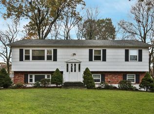 87 New Valley Rd, New City, NY 10956