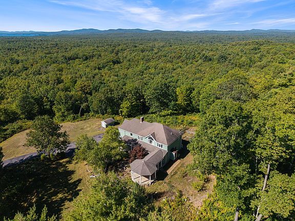4th image of 70 Sunny Hill Road