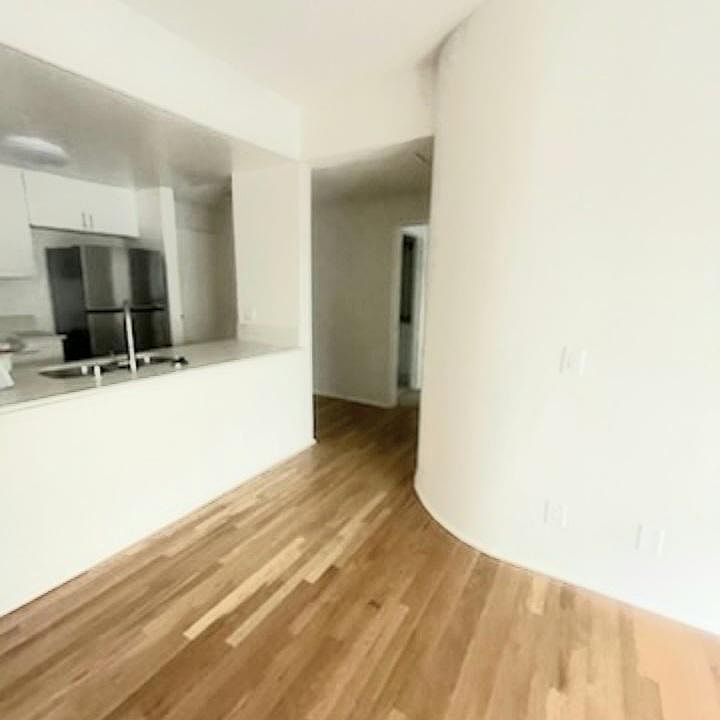 1st image of 1735 Peyton Ave #109