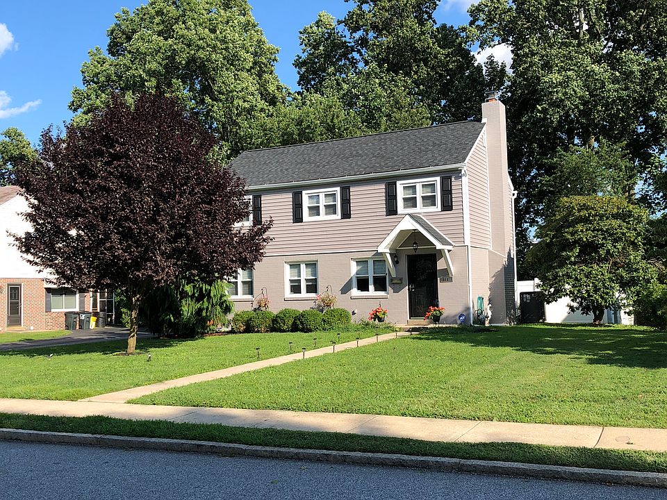 2nd image of 581 Sheffield Dr