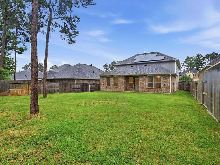 119 Buttonwood Ct — Photo 36