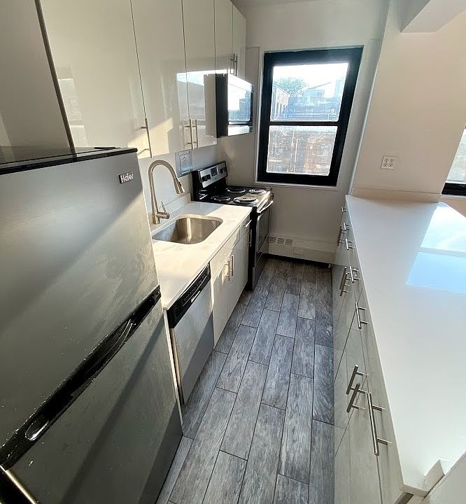 2nd image of 1901 Dorchester Rd APT 6D