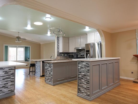 5th image of 7459 Kamwood St