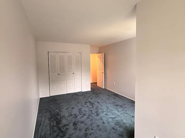 36 Racquet Rd — Photo 13