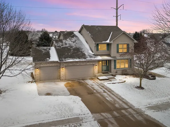 1122 Yorkshire Dr S, Sycamore, IL 60178