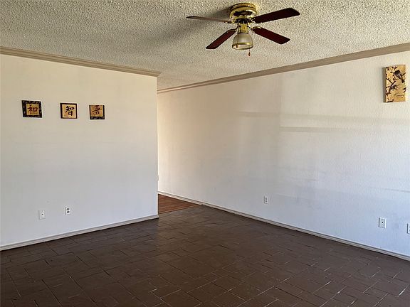 3rd image of 2313 Foothill Rd