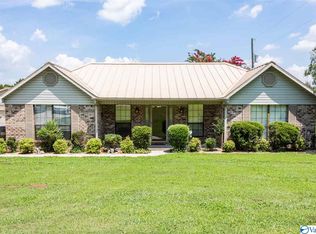 73 N Greenway Dr, Trinity, AL 35673