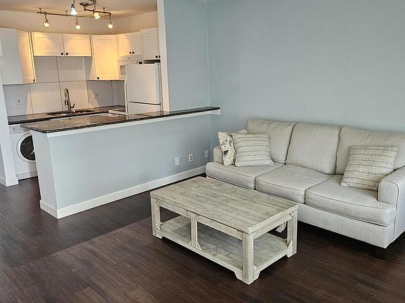 3rd image of 2920 Lake Osborne Drive #209