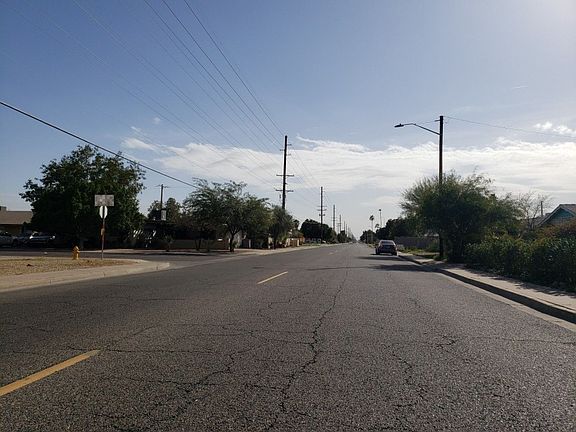 4th image of 8722 N 39th Ave