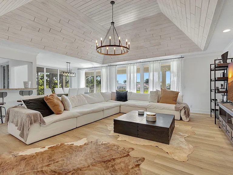 11839 Pebblewood Dr — Photo 16
