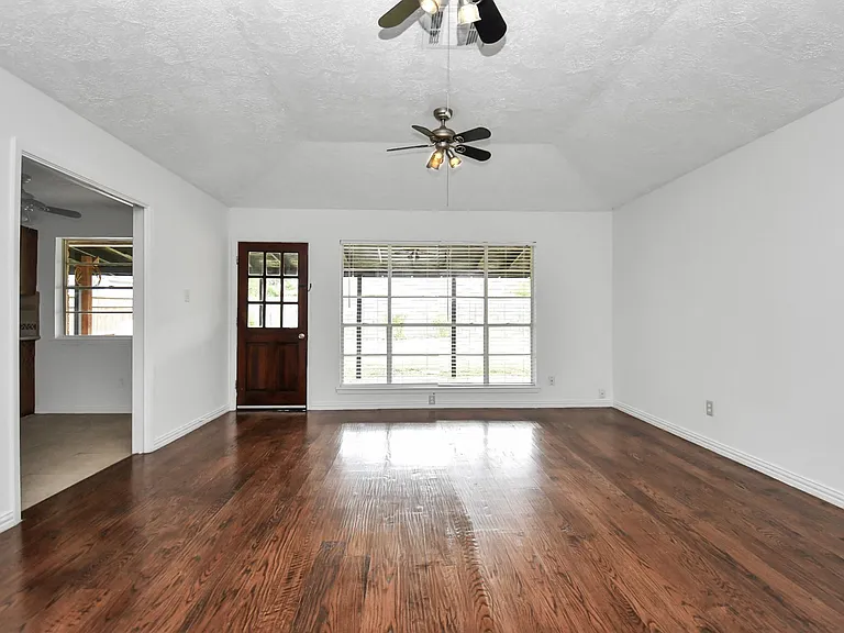 10131 Kent Towne Ln — Photo 21