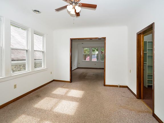 3rd image of 3611 S Hermitage Ave