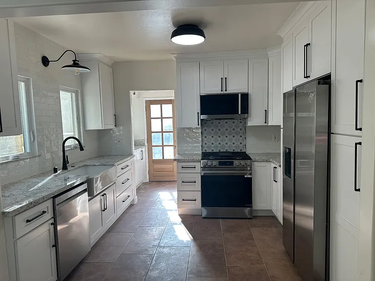 253 Covina Ave — Photo 9
