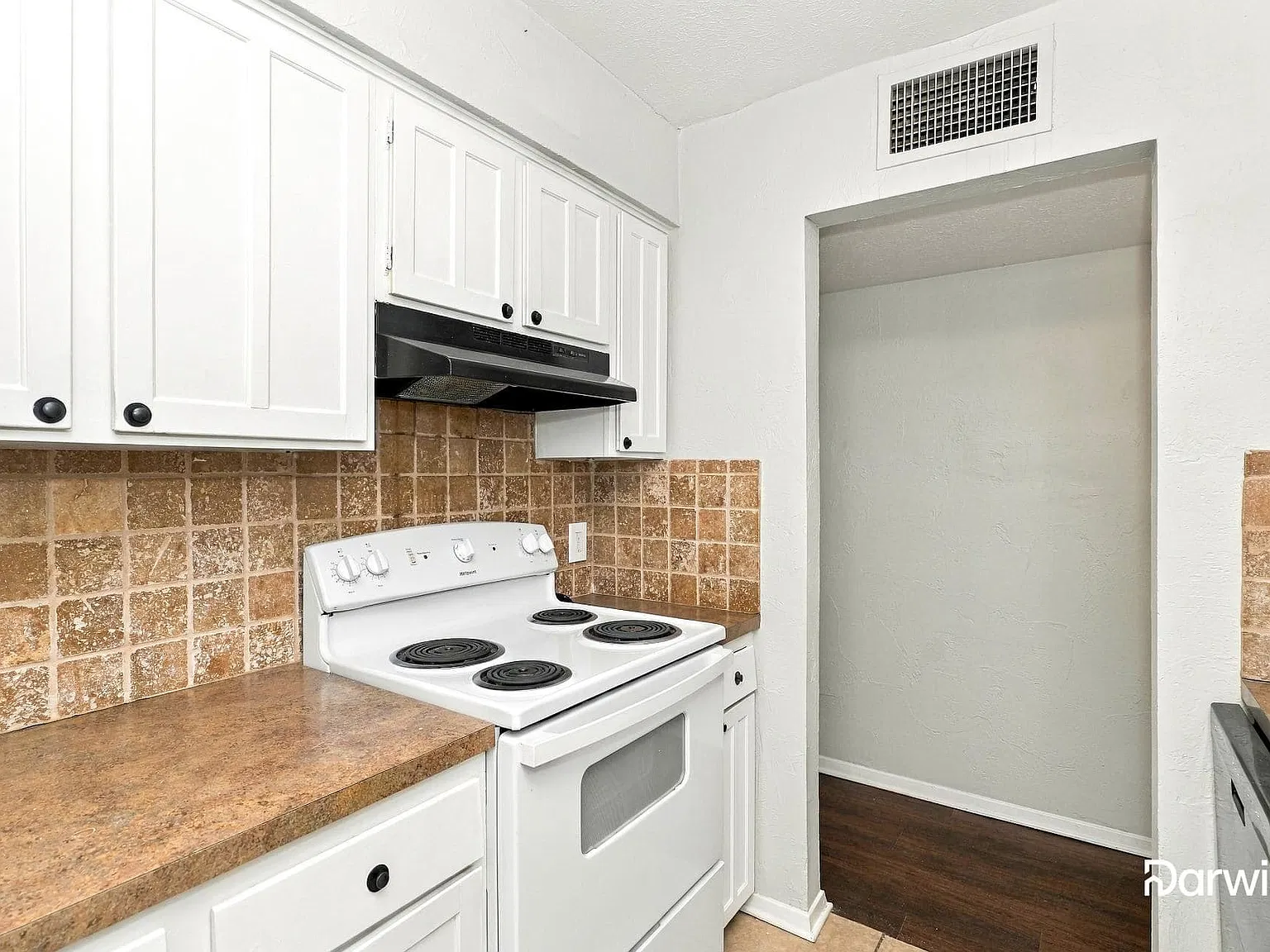 3 bed, 2.0 bath, 1391 sqft, $1,850 — Photo 2