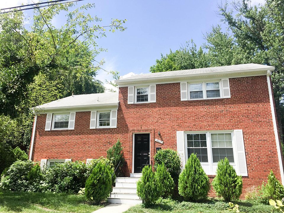 Move-In Ready All Brick Single Family Home
