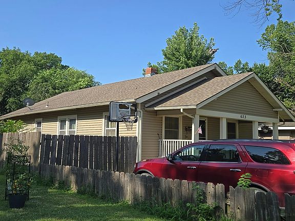 3rd image of 623 E 9th Ave