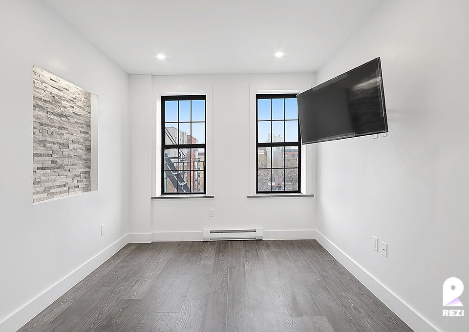 1st image of 476 W 165th St APT 4J